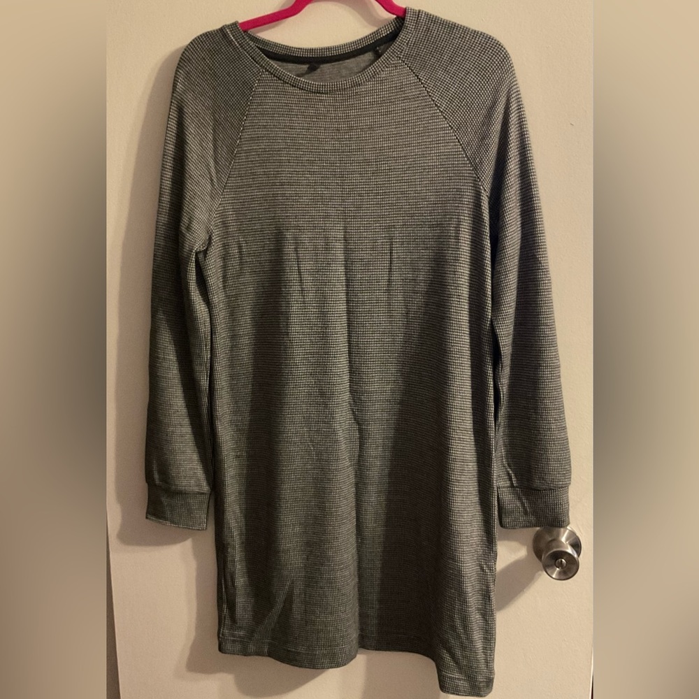 Women’s Size Medium Dress. Mini Houndstooth Print